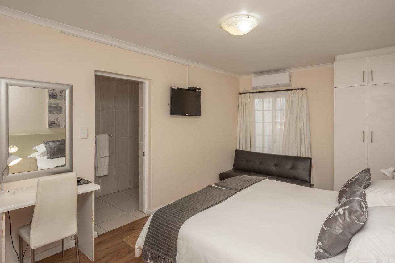 Millard Crescent Guest House Port Elizabeth Esterno foto