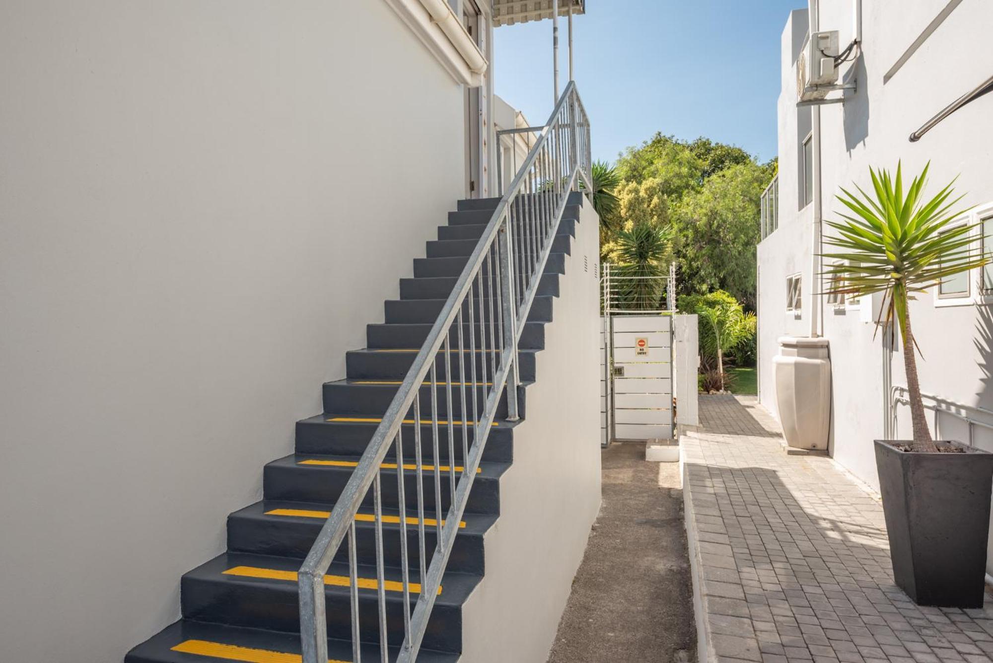 Millard Crescent Guest House Port Elizabeth Esterno foto