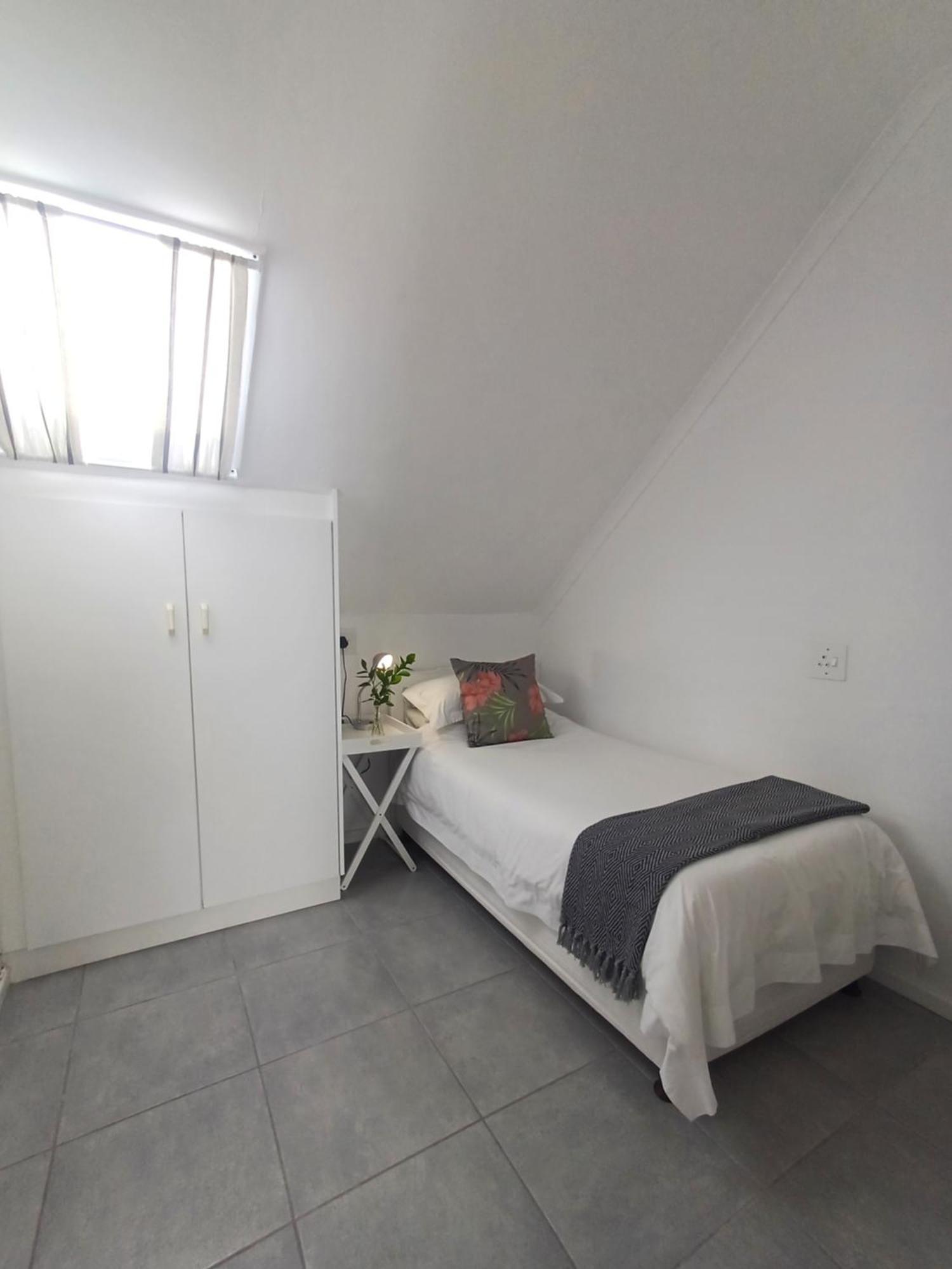 Millard Crescent Guest House Port Elizabeth Esterno foto