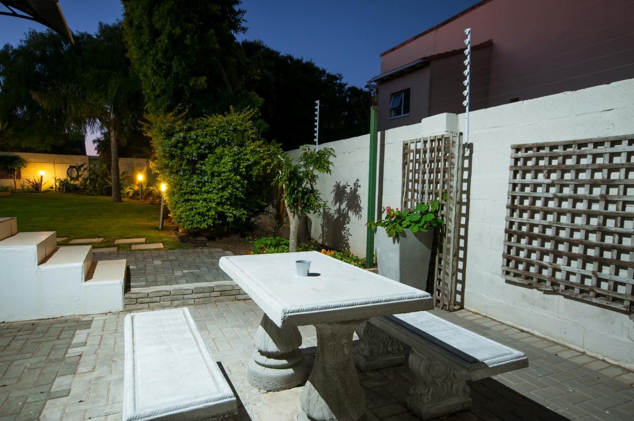 Millard Crescent Guest House Port Elizabeth Esterno foto