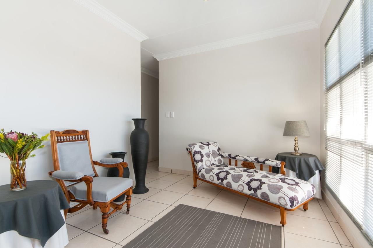 Millard Crescent Guest House Port Elizabeth Esterno foto